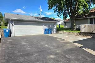 1609 N Hickory St, Crest Hill, IL 60403 - Photo 18