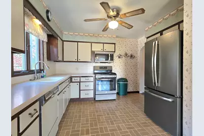 1609 N Hickory Street, Crest Hill, IL 60403 - Photo 2