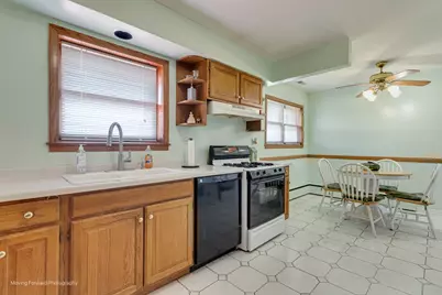 125 N Oak Leaf Drive, Addison, IL 60101 - Photo 8
