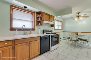 125 N Oak Leaf Dr, Addison, IL 60101 - Photo 8