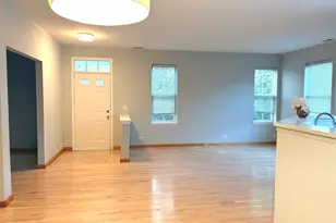 2912 Falling Waters Ln, Lindenhurst, IL 60046 - Photo 2