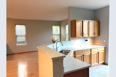 2912 Falling Waters Lane, Lindenhurst, IL 60046 - Photo 8
