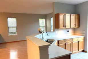 2912 Falling Waters Ln, Lindenhurst, IL 60046 - Photo 8