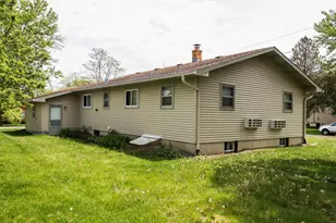 1244 Park Ave, Winthrop Harbor, IL 60096 - Photo 4