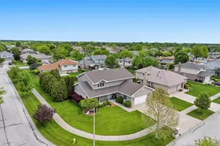 7630 Prestwick Dr, Tinley Park, IL 60477 - Photo 2