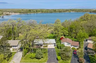 1806 Hazelwood Dr, Lindenhurst, IL 60046 - Photo 20