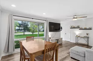 1806 Hazelwood Dr, Lindenhurst, IL 60046 - Photo 8