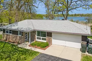 1806 Hazelwood Dr, Lindenhurst, IL 60046 - Photo 1