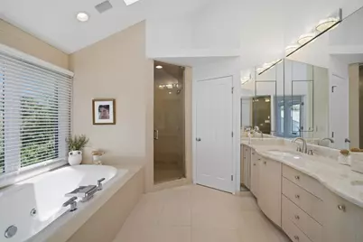 124 Ravinoaks Lane, Highland Park, IL 60035 - Photo 16