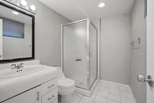 124 Ravinoaks Ln, Highland Park, IL 60035 - Photo 26