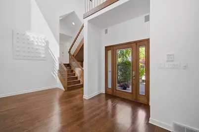 124 Ravinoaks Lane, Highland Park, IL 60035 - Photo 2