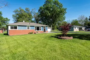 37155 N Shirley Dr, Gurnee, IL 60031 - Photo 2