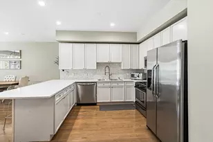 2733 N Lincoln Ave, Chicago, IL 60614 - Photo 10