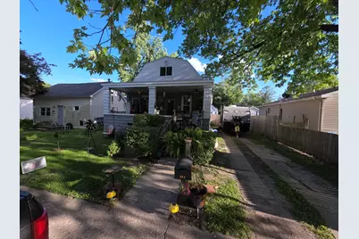 904 E Macon Street, Clifton, IL 61727 - Photo 1