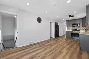 10643 S 83rd Ave, Palos Hills, IL 60465 - Photo 8
