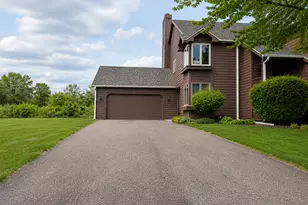4155 Split Leaf Dr, Loves Park, IL 61111 - Photo 2