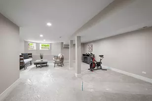 3540 W Evergreen Ave, Chicago, IL 60651 - Photo 26
