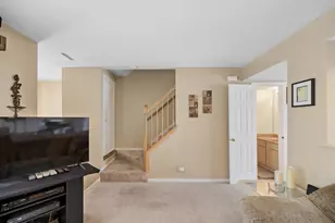 313 Candlelight Ct, Bolingbrook, IL 60440 - Photo 6