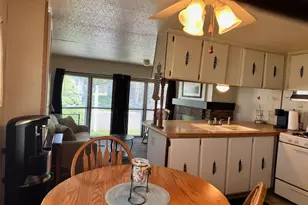 9 Hickory Ln, Sandwich, IL 60548 - Photo 8