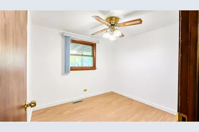 33022 N John Mogg Road, Grayslake, IL 60030 - Photo 10