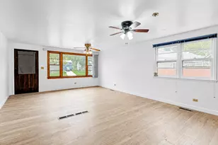 33022 N John Mogg Rd, Grayslake, IL 60030 - Photo 6