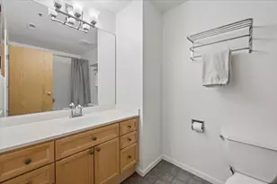 3151 N Lincoln Ave, Chicago, IL 60657 - Photo 12