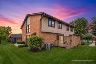 8325 Portsmouth Dr, Darien, IL 60561 - Photo 20