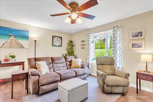 8325 Portsmouth Dr, Darien, IL 60561 - Photo 2