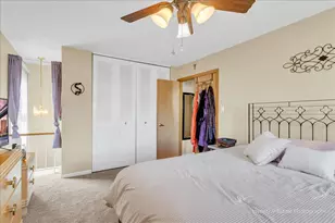 8325 Portsmouth Dr, Darien, IL 60561 - Photo 12