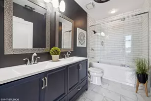 725 N Aberdeen St, Chicago, IL 60642 - Photo 10