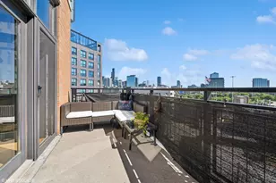 725 N Aberdeen St, Chicago, IL 60642 - Photo 16