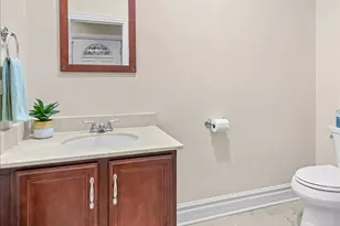 1308 W Granville Ave, Chicago, IL 60660 - Photo 10