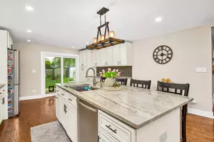 158 St Marys Pkwy, Buffalo Grove, IL 60089 - Photo 4