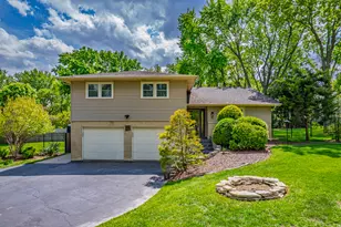 10S220 Alan Rd, Naperville, IL 60564 - Photo 1