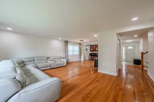 10S220 Alan Rd, Naperville, IL 60564 - Photo 16