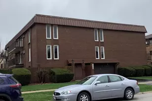 10408 Menard Ave, Oak Lawn, IL 60453 - Photo 1