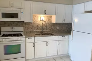 10408 Menard Ave, Oak Lawn, IL 60453 - Photo 4