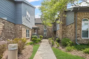 11 Foxcroft Rd, Naperville, IL 60565 - Photo 1