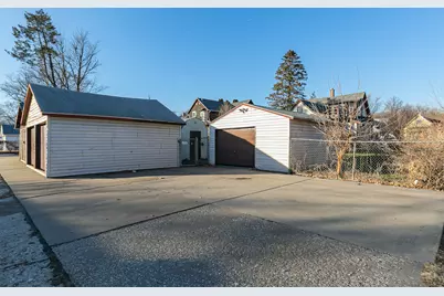 2115 W 4 Street, Davenport, IA 52802 - Photo 6