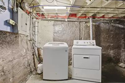 2115 W 4 Street, Davenport, IA 52802 - Photo 24