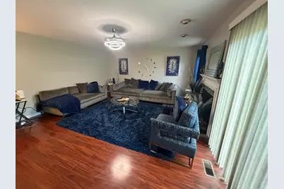 414 Spring Court W, Carpentersville, IL 60110 - Photo 6