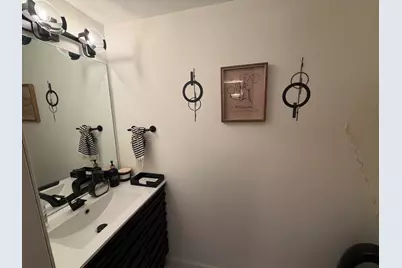 414 Spring Court W, Carpentersville, IL 60110 - Photo 8