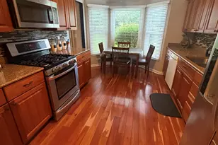 414 Spring Ct W, Carpentersville, IL 60110 - Photo 4