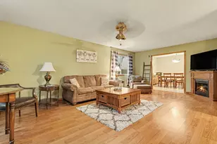 309 Thistle Dr, Bolingbrook, IL 60490 - Photo 2