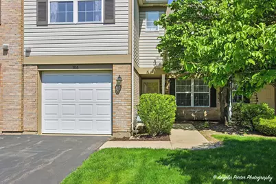 386 Crystal Ridge Drive #386, Crystal Lake, IL 60012 - Photo 2