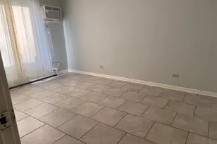 225 Gregory St, Aurora, IL 60504 - Photo 10