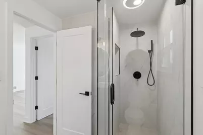 8135 W Rascher Avenue, Chicago, IL 60656 - Photo 36