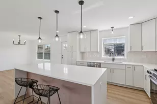 8135 W Rascher Ave, Chicago, IL 60656 - Photo 10