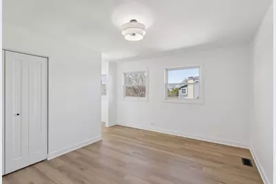8135 W Rascher Avenue, Chicago, IL 60656 - Photo 16