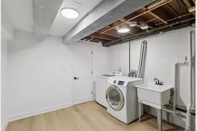 8135 W Rascher Avenue, Chicago, IL 60656 - Photo 38